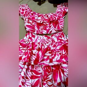 NWT pink/white skirt set size M. Ruffle top & skirt